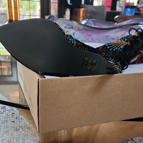 Colorful Embroidered Women's Boots - Picture 5 of 8